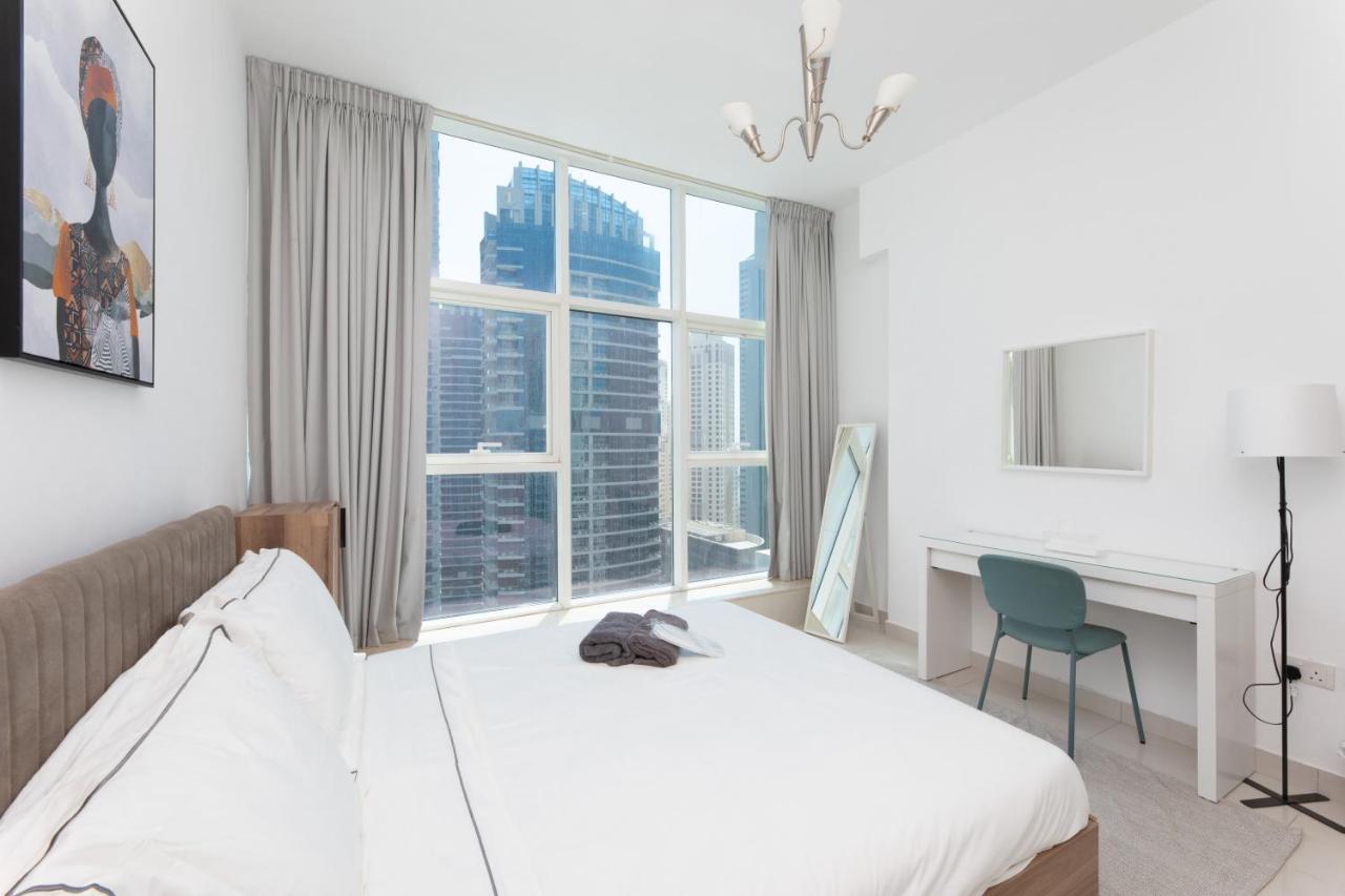 Apartment Waterfront With Stunning View! Dubai