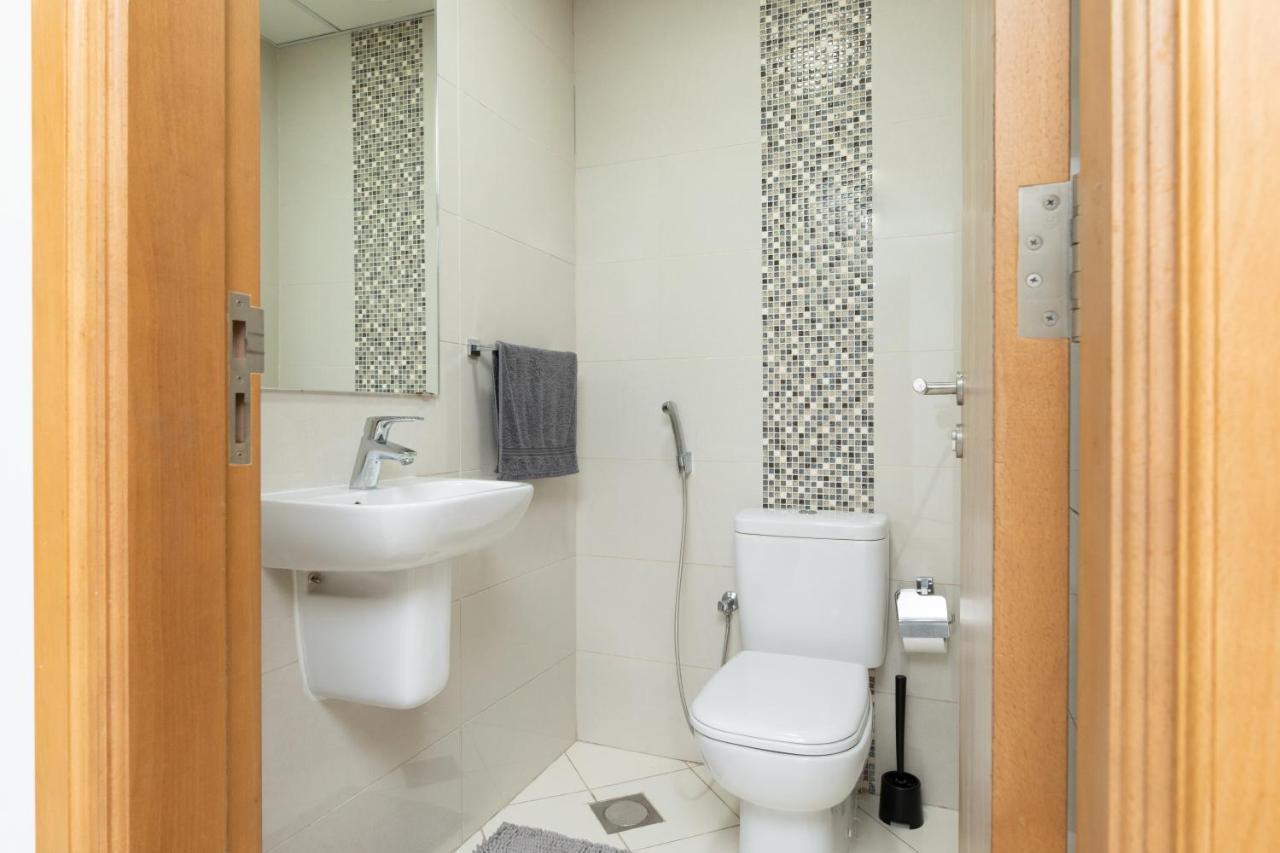 Apartment Waterfront With Stunning View! Dubai