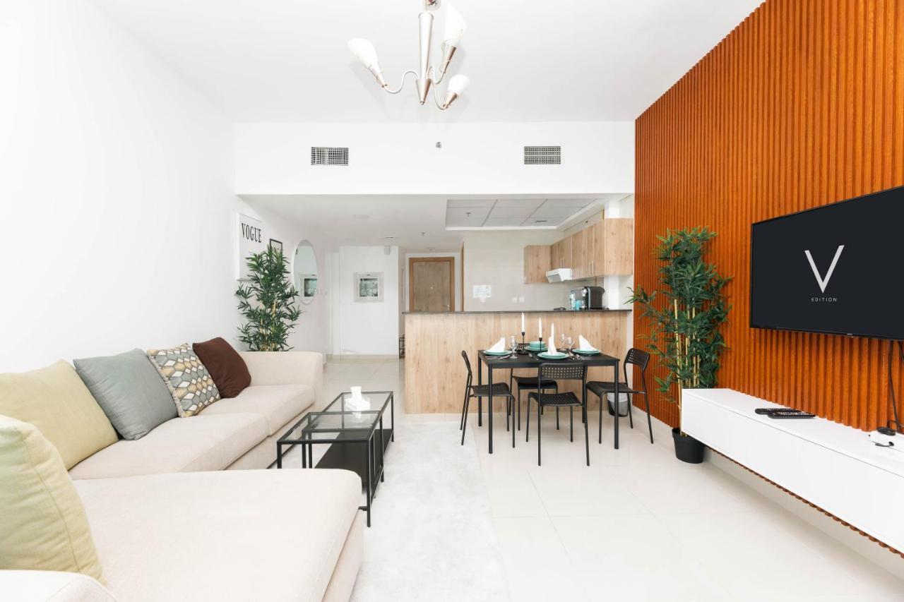 Apartment Waterfront With Stunning View!