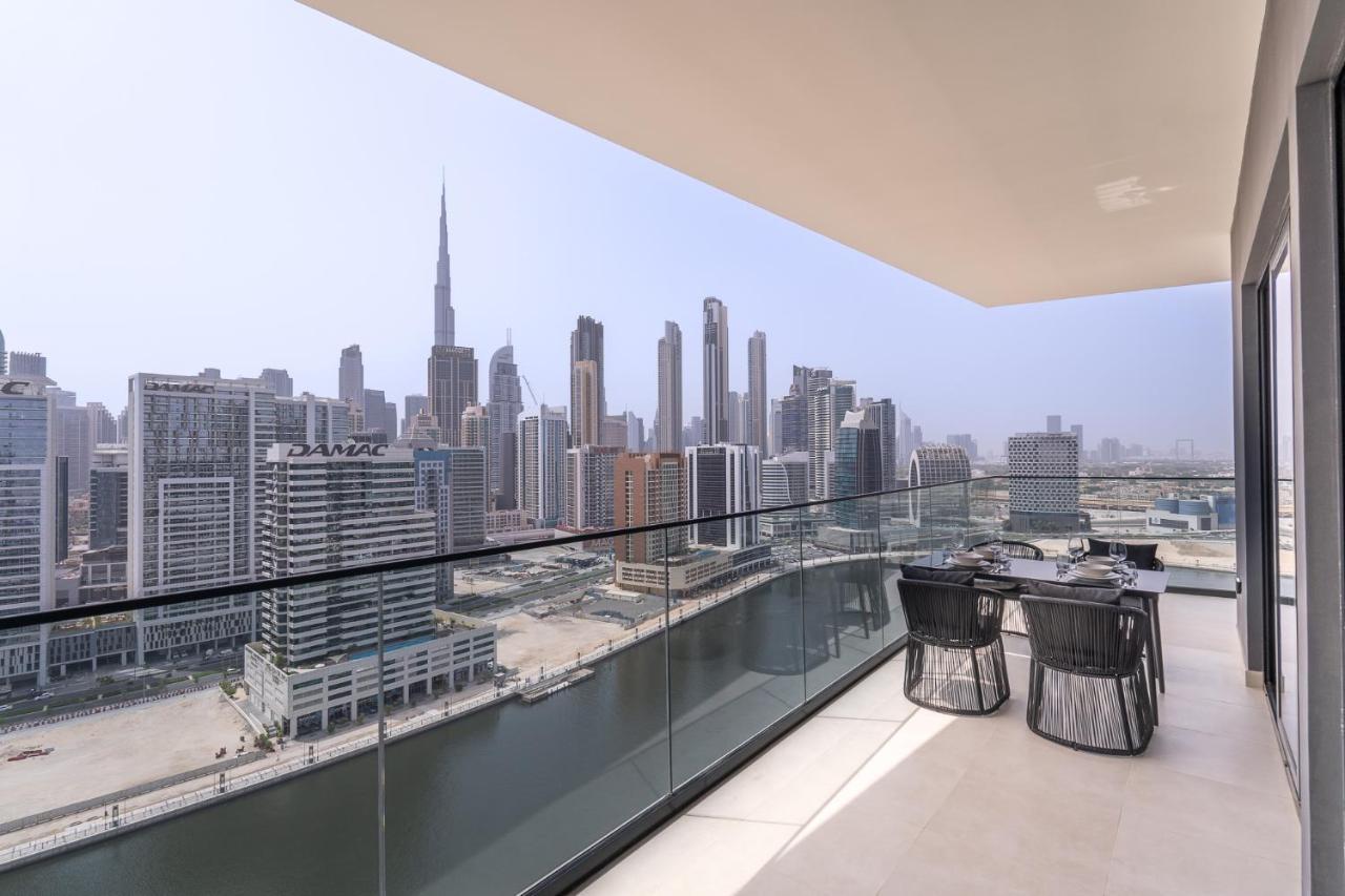 Apartment Canal Front With Burj Khalifa View By Suiteable