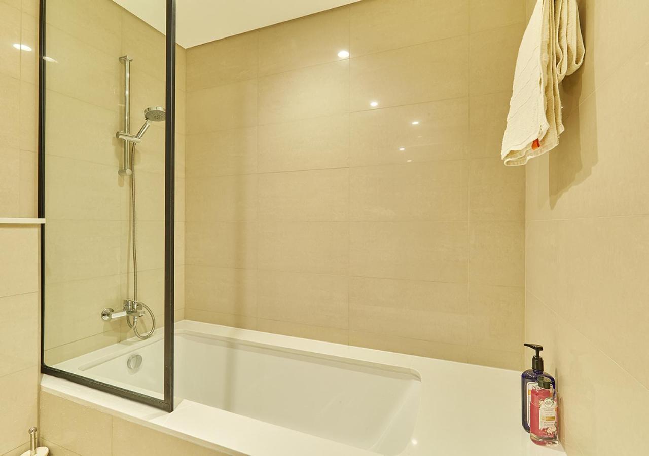 First Class 2bd, Full Burj Khalifa View In The Heart Of Downtown * Dubai