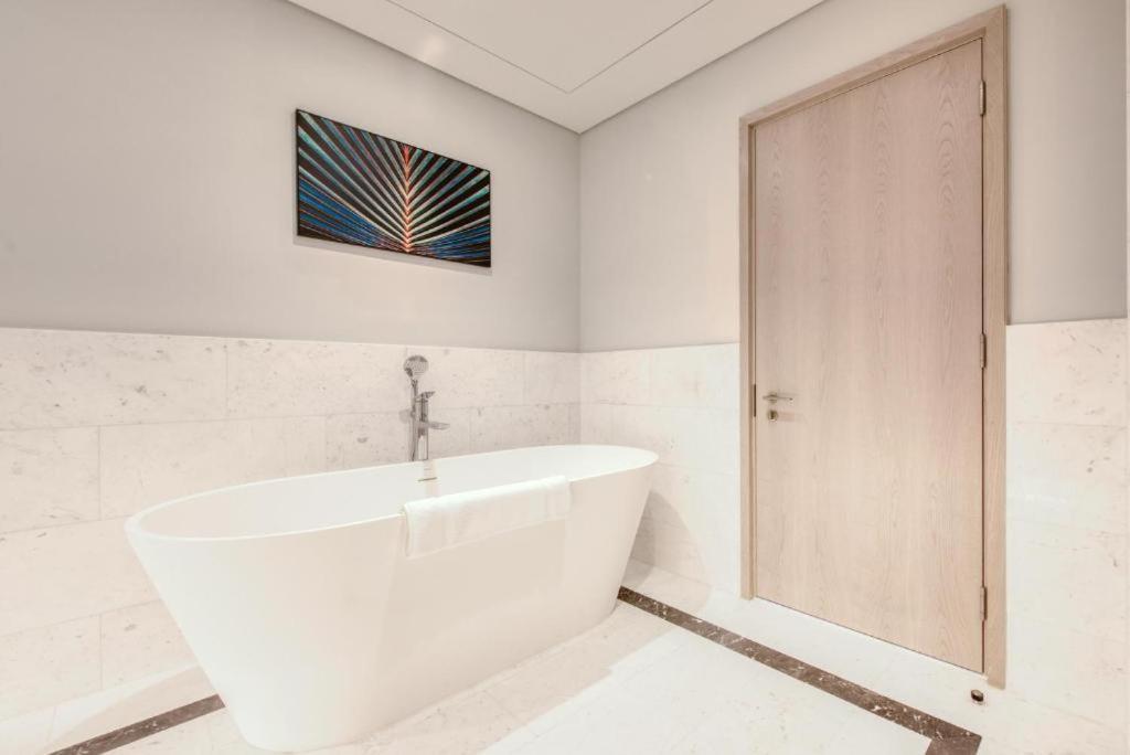 Apartment Lovely Sea Views ,1Br Resort Style Amenities ,Get Access To Aura Infinity Pool *