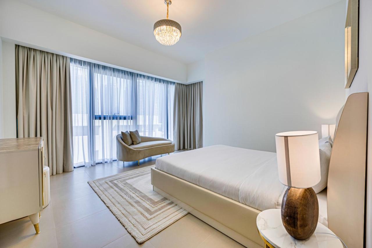 Bright New Near Burj Khalifa Apartment