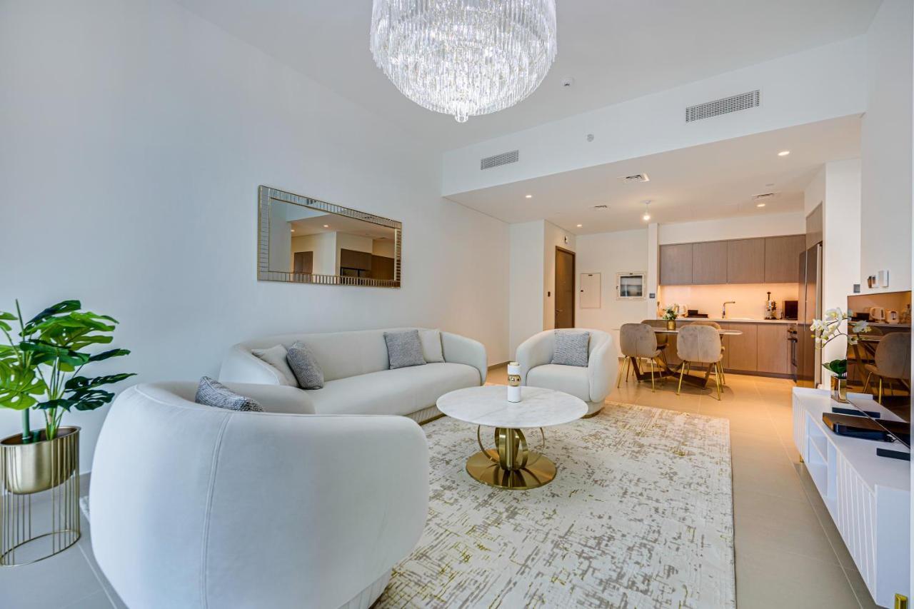 Bright New Near Burj Khalifa Apartment