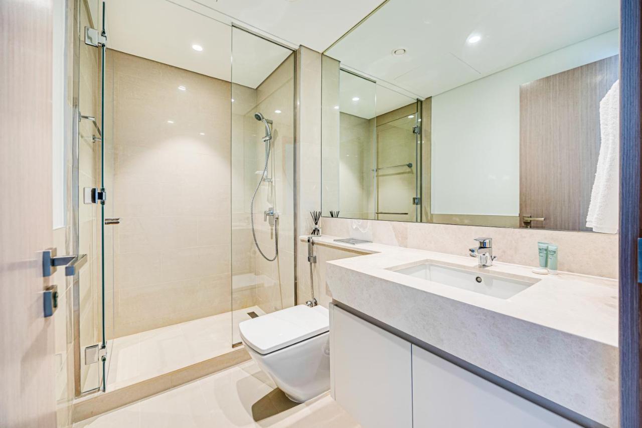 Bright New Near Burj Khalifa Apartment Dubai