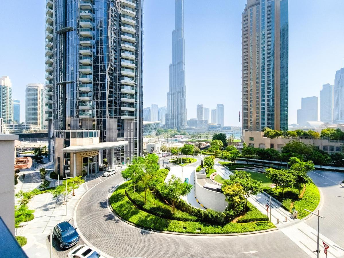 Bright New Near Burj Khalifa Apartment Dubai