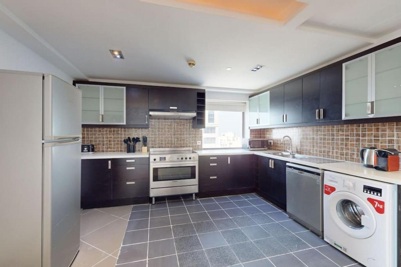 Apartment Bahar 1 - Opulent Three Bedroom Dubai