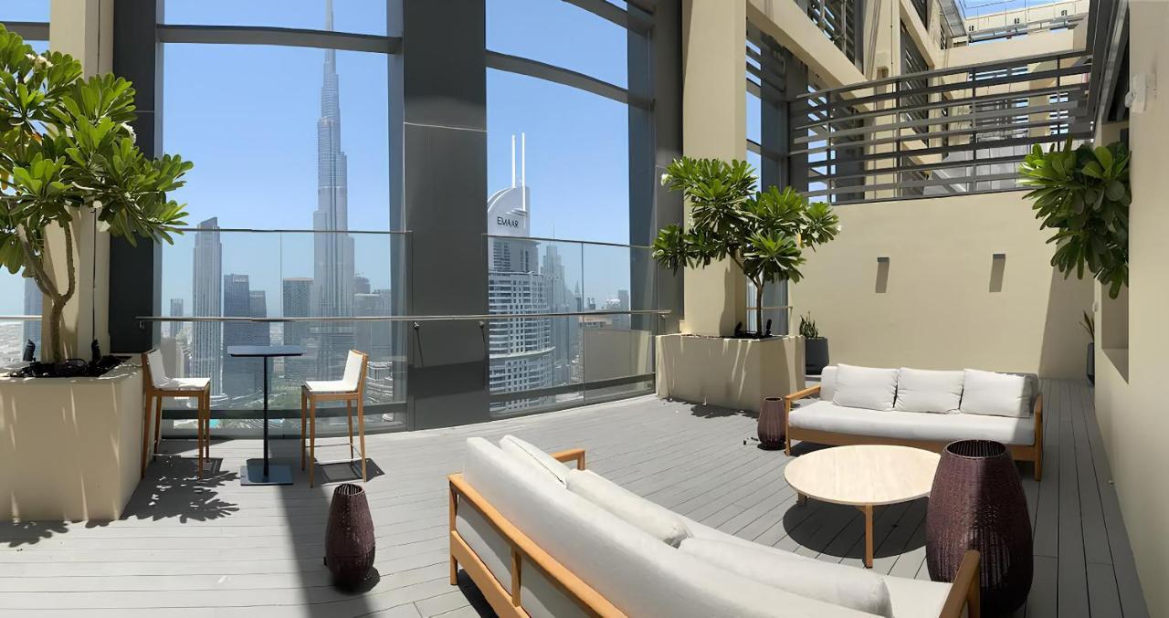 Panoramic Burj Khalifa & Fountain View Apartment Dubai