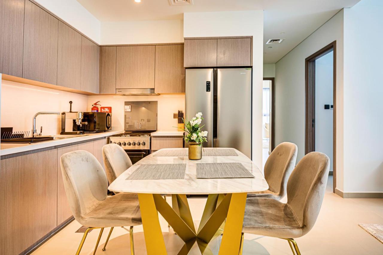 Bright New Near Burj Khalifa Apartment Dubai
