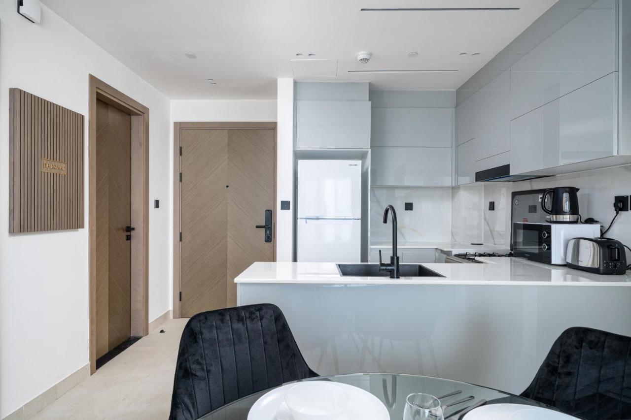 Alh Vacay 1513 - With Private Jacuzzi 2 Bedrooms In Binghatti Canal *