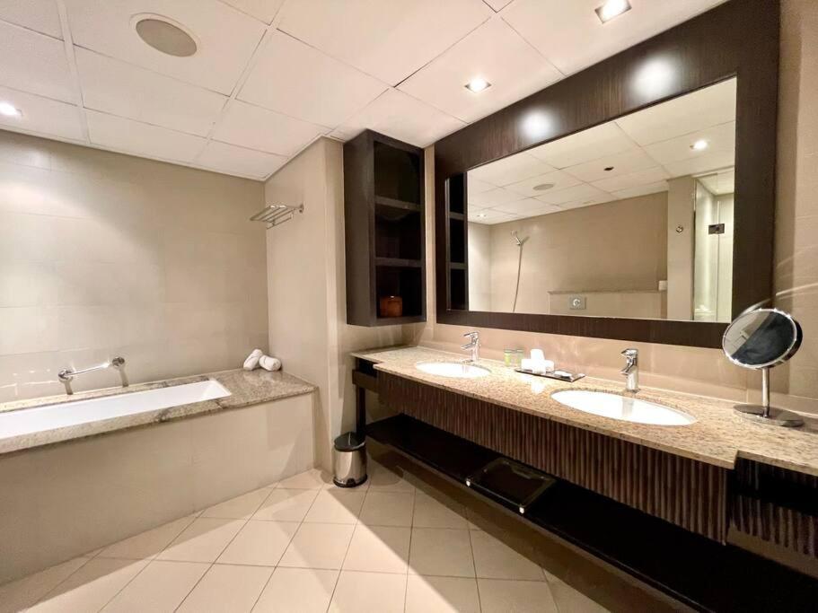 Dar Vacation - Spacious Seaview 2br Apartment Dubai