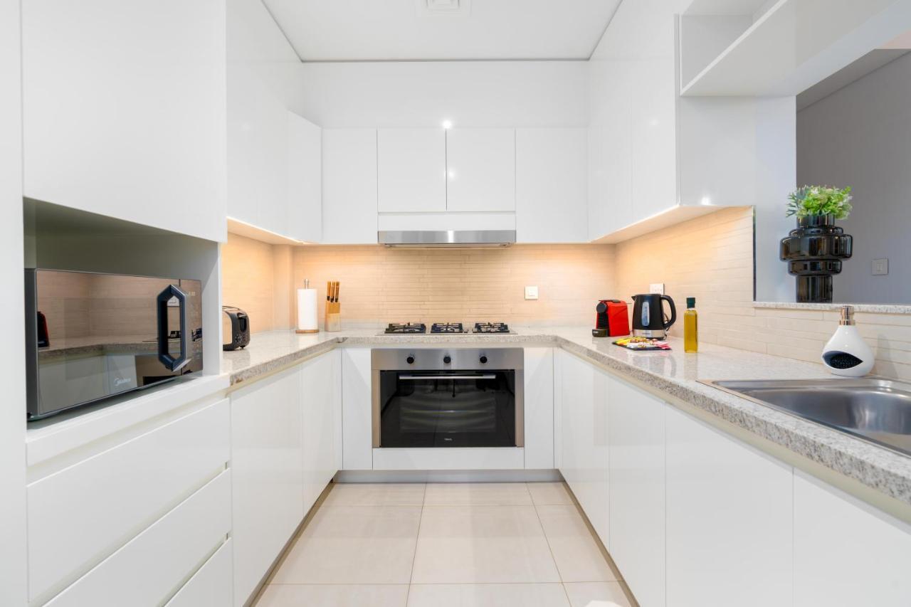 Ultimate Full Burj Khalifa & Downtown Views Designer Luxury High Floor Connected To Mall For 4 People Apartment *