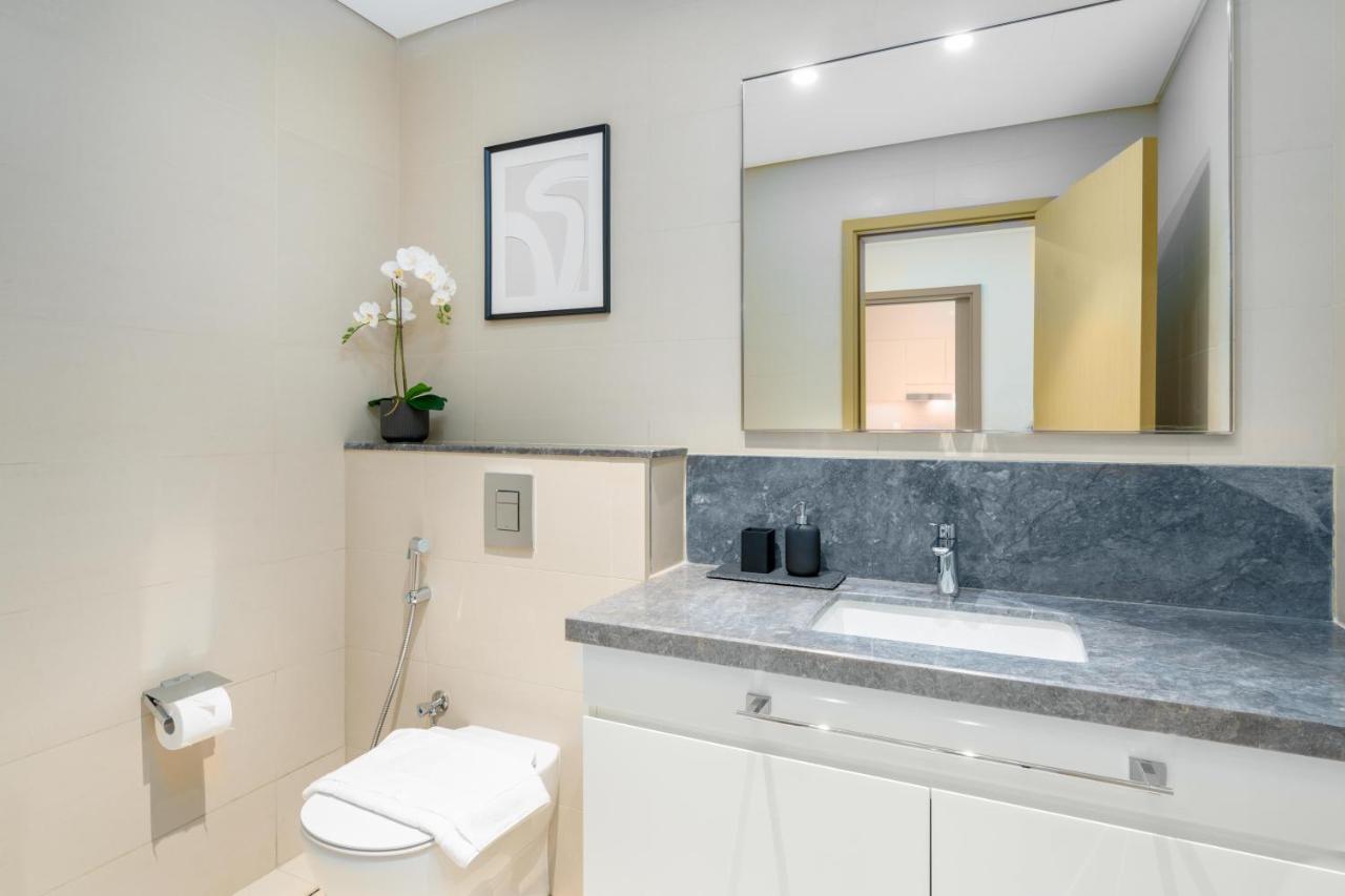 Apartment Ultimate Full Burj Khalifa & Downtown Views Designer Luxury High Floor Connected To Mall For 4 People