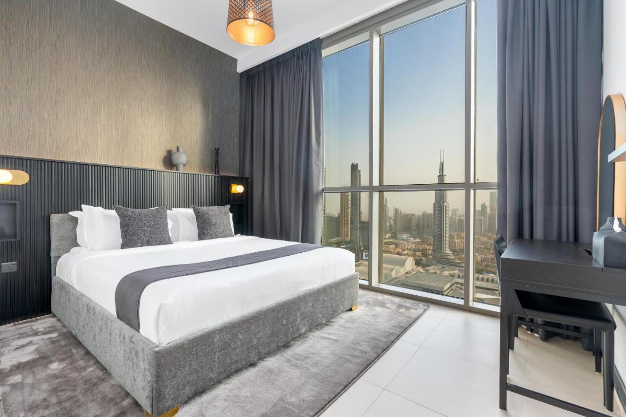 Apartment Ultimate Full Burj Khalifa & Downtown Views Designer Luxury High Floor Connected To Mall For 4 People *