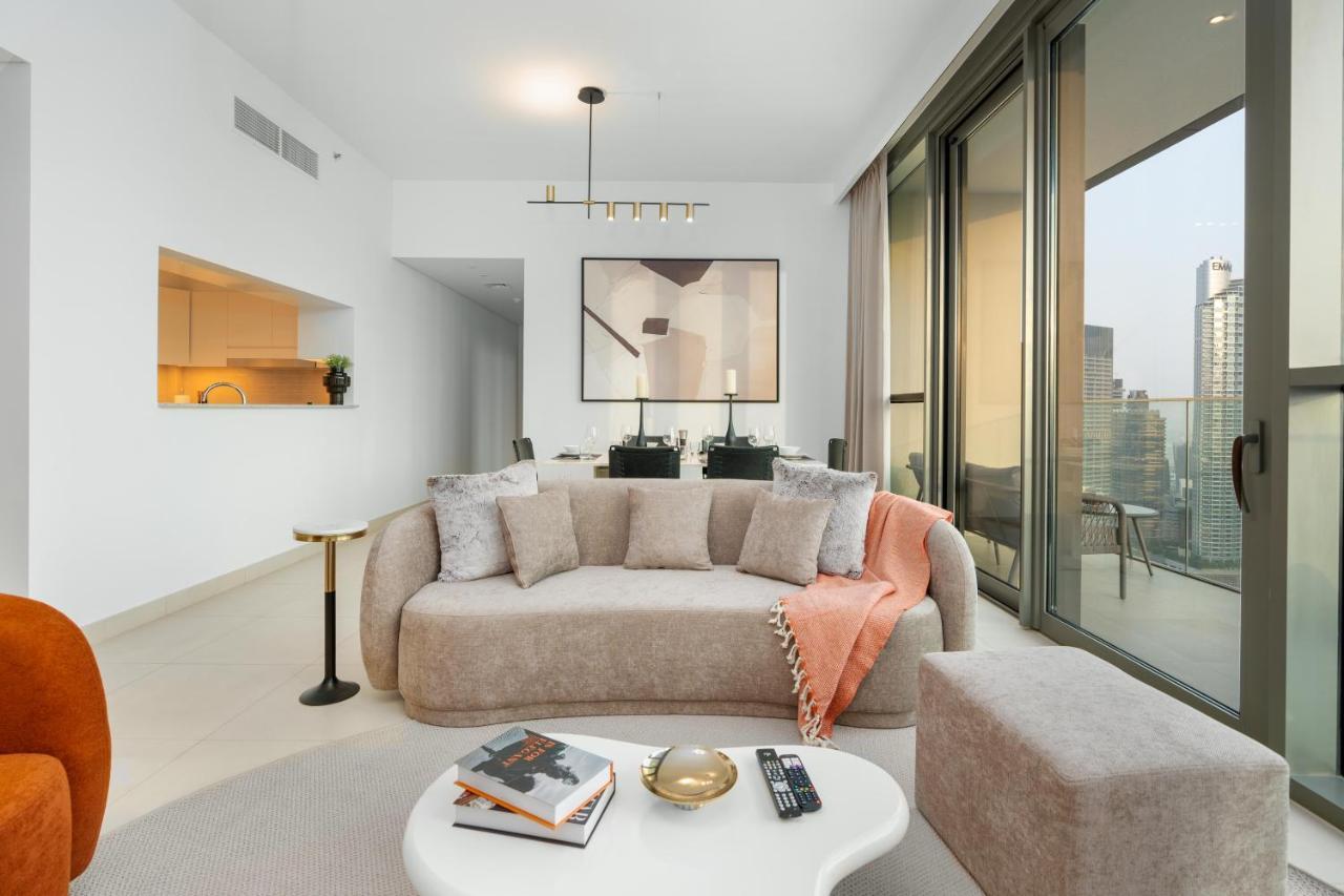 Apartment Ultimate Full Burj Khalifa & Downtown Views Designer Luxury High Floor Connected To Mall For 4 People