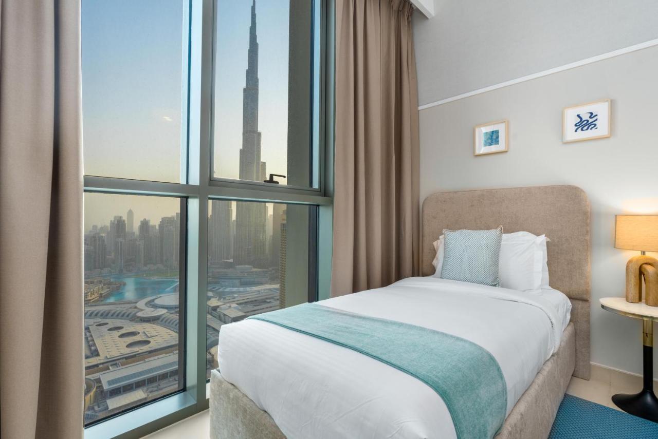 Ultimate Full Burj Khalifa & Downtown Views Designer Luxury High Floor Connected To Mall For 4 People Apartment Dubai