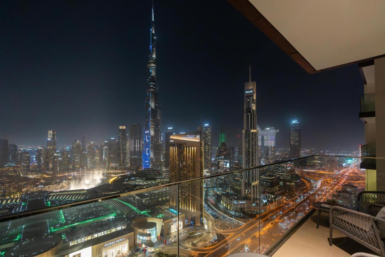 Apartment Ultimate Full Burj Khalifa & Downtown Views Designer Luxury High Floor Connected To Mall For 4 People *
