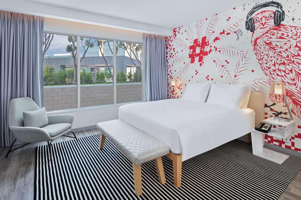 Radisson Red Silicon Oasis Hotel *