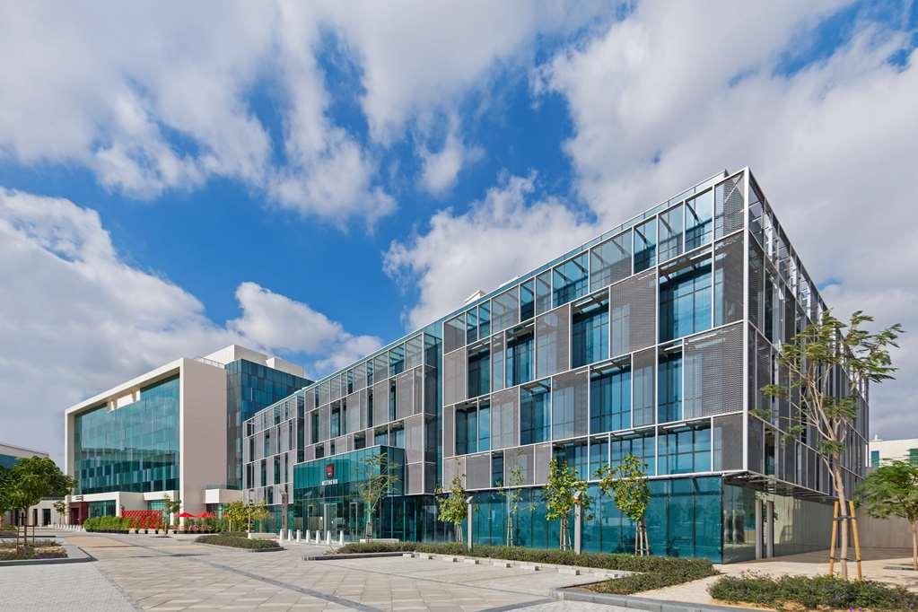 Radisson Red Silicon Oasis *