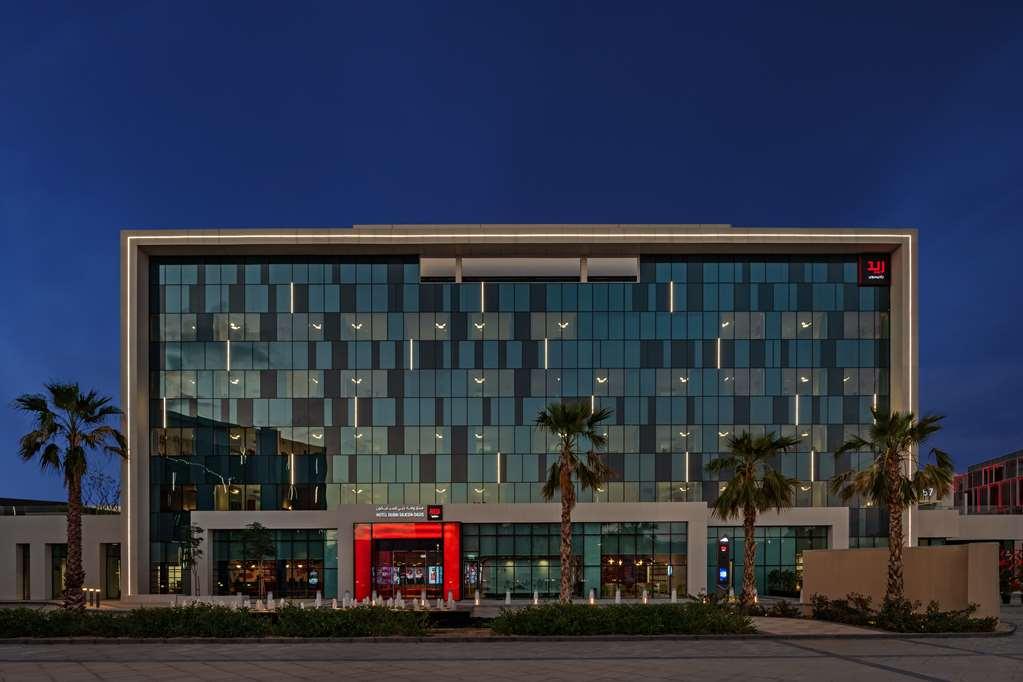 Radisson Red Silicon Oasis Hotel