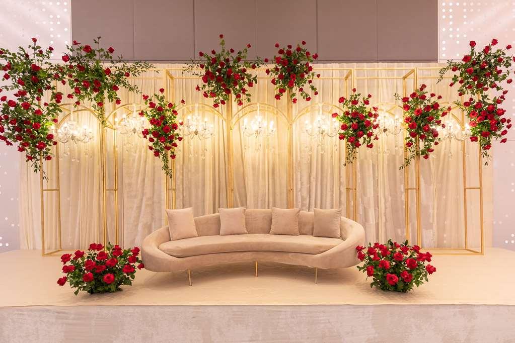 Radisson Red Silicon Oasis * Dubai