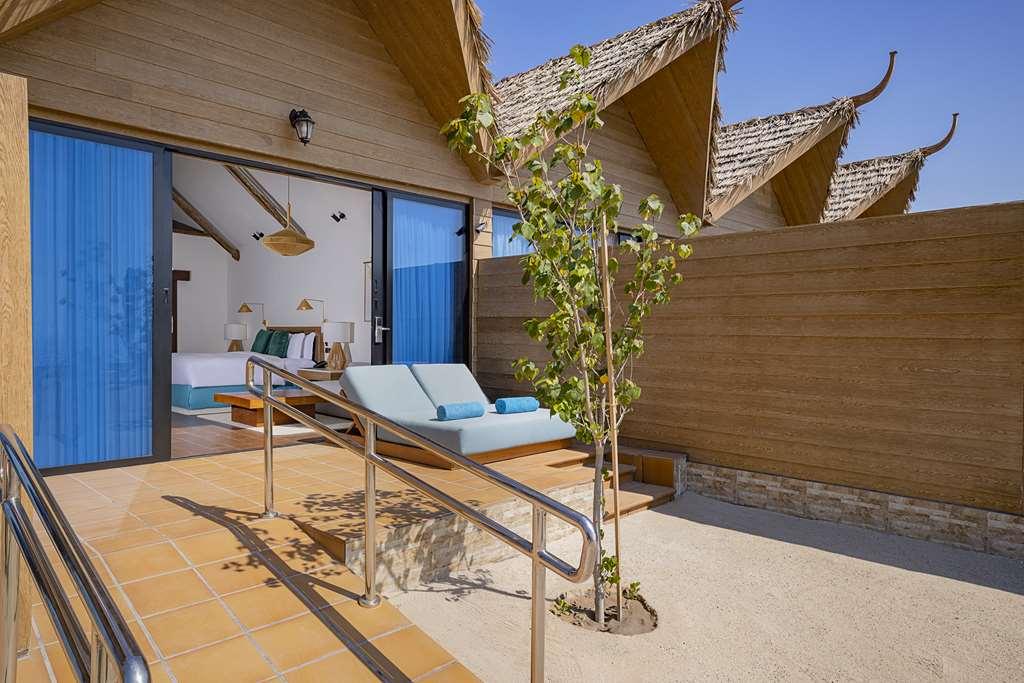 Anantara World Islands *