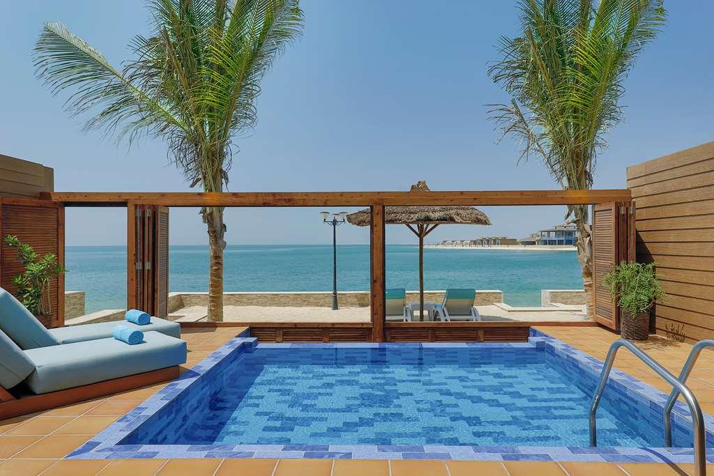 Anantara World Islands Hotel
