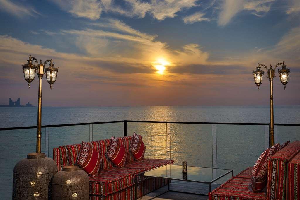 Anantara World Islands Hotel