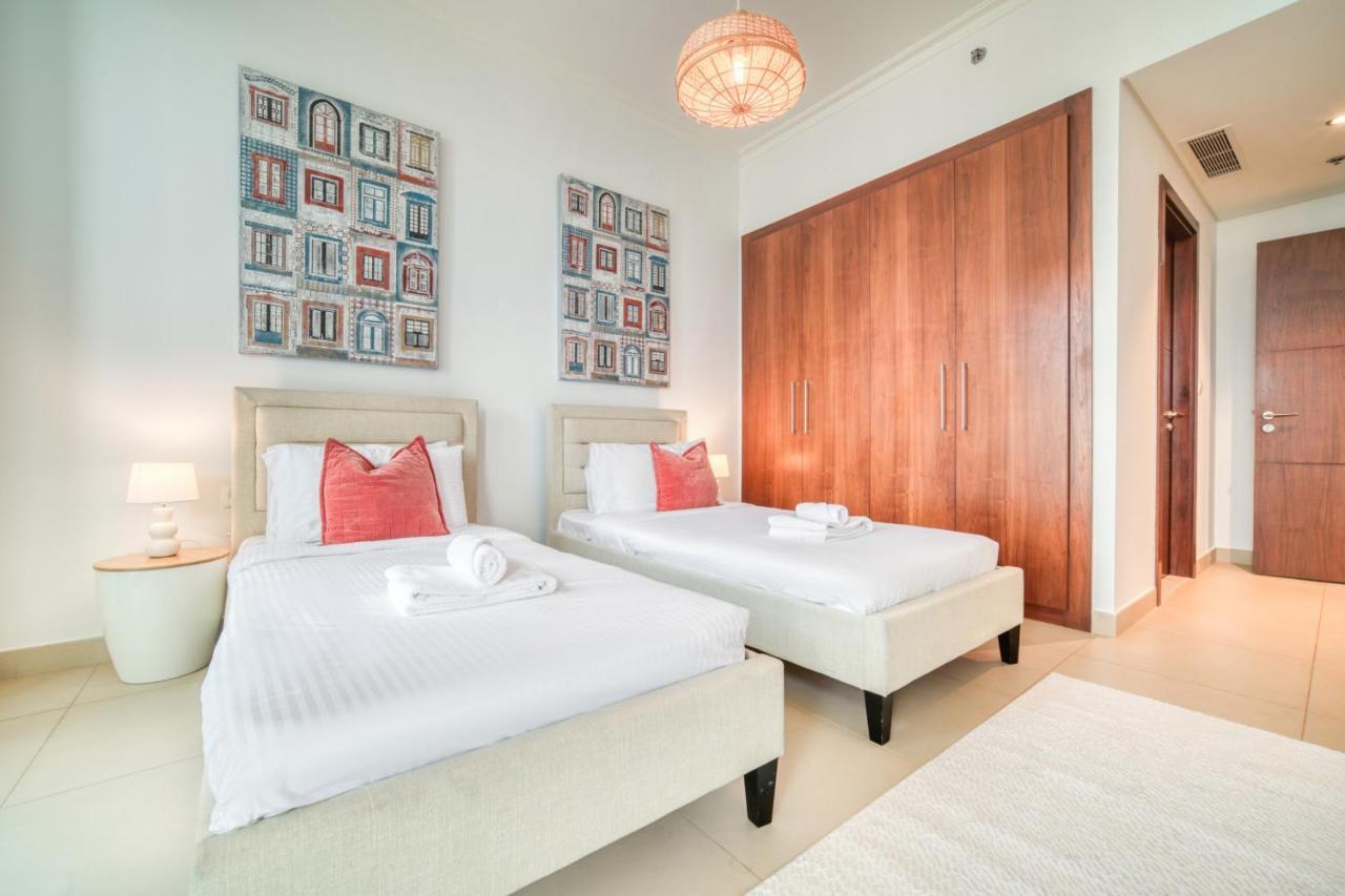 Burj Vista Tower 1 - View, Downtown - Mint Apartment