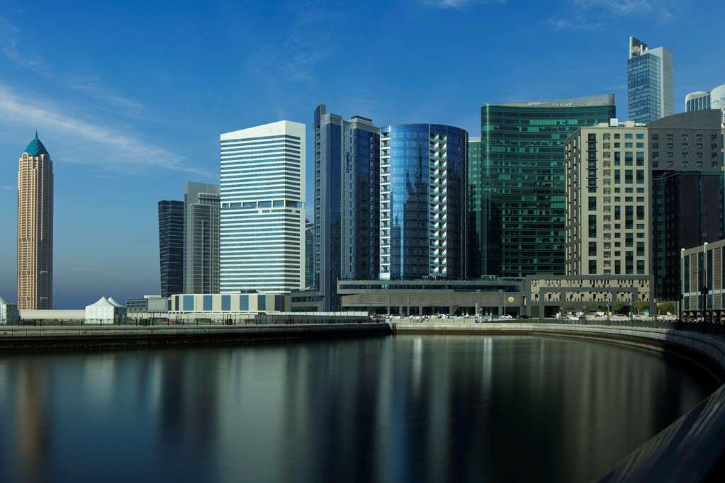 Hotel Radisson Blu Hotel. Waterfront Dubai