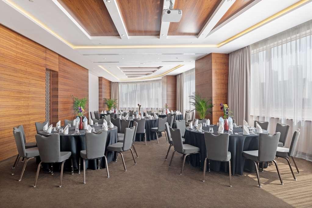 Hotel Radisson Blu Hotel. Waterfront *
