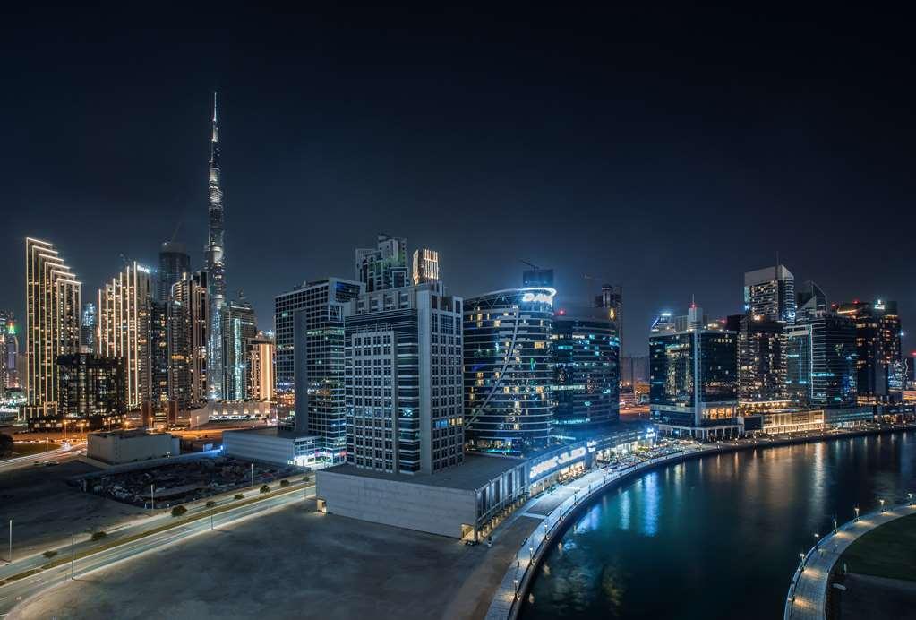 Hotel Radisson Blu Hotel. Waterfront Dubai