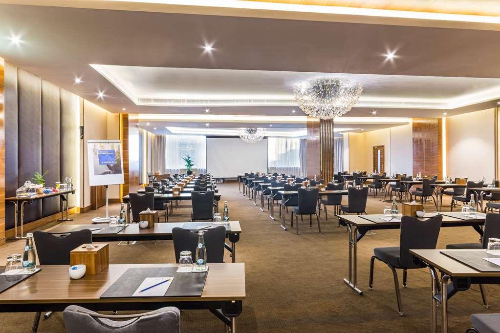 Radisson Blu Hotel. Waterfront Hotel Dubai