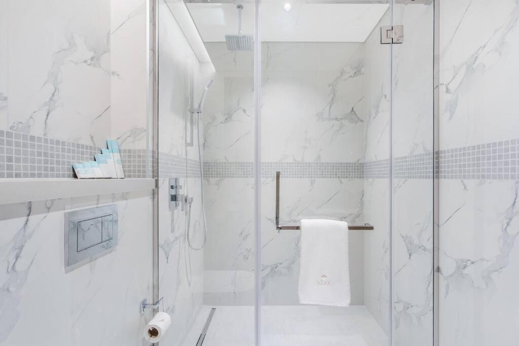Apartment By Latinem Luxury 1br Holiday Opa2410 Near Burj Khalifa Dubai