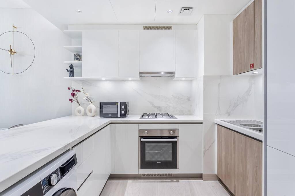 By Latinem Luxury 1br Holiday Opa2410 Near Burj Khalifa *