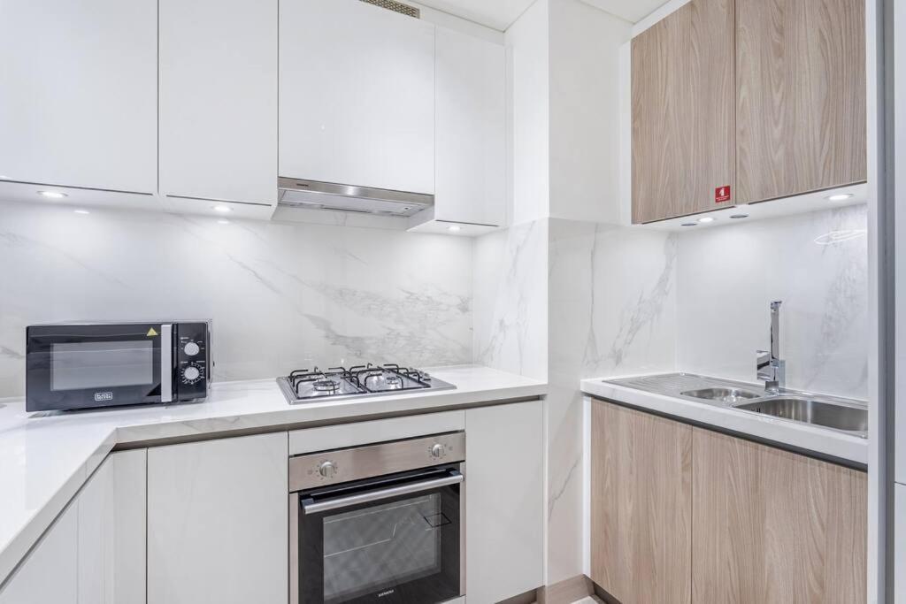 By Latinem Luxury 1br Holiday Opa2410 Near Burj Khalifa Apartment