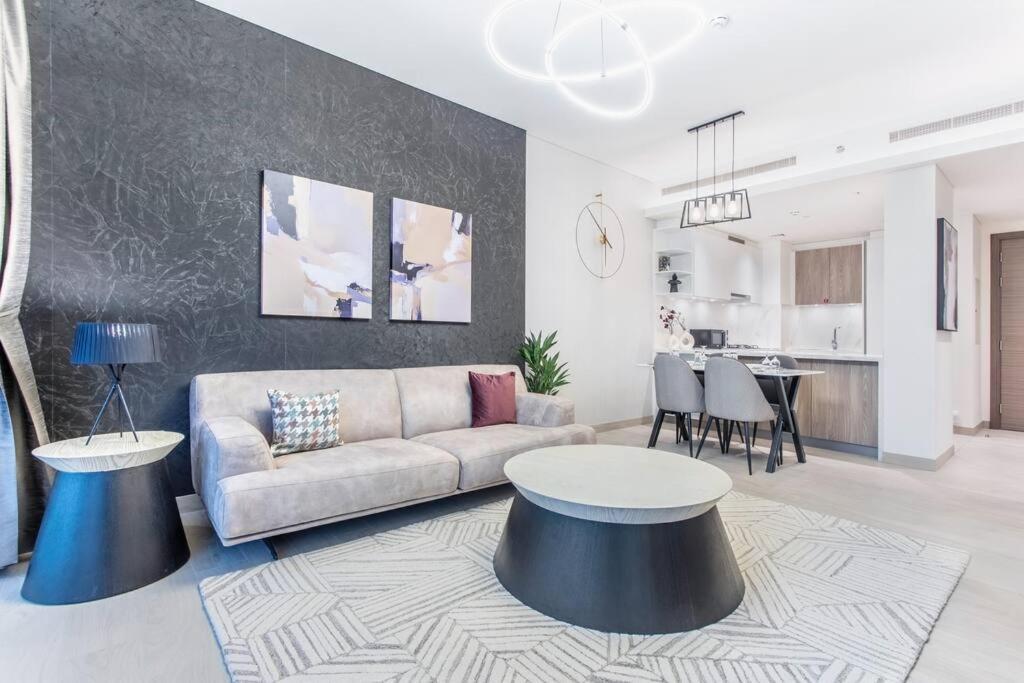 By Latinem Luxury 1br Holiday Opa2410 Near Burj Khalifa Apartment