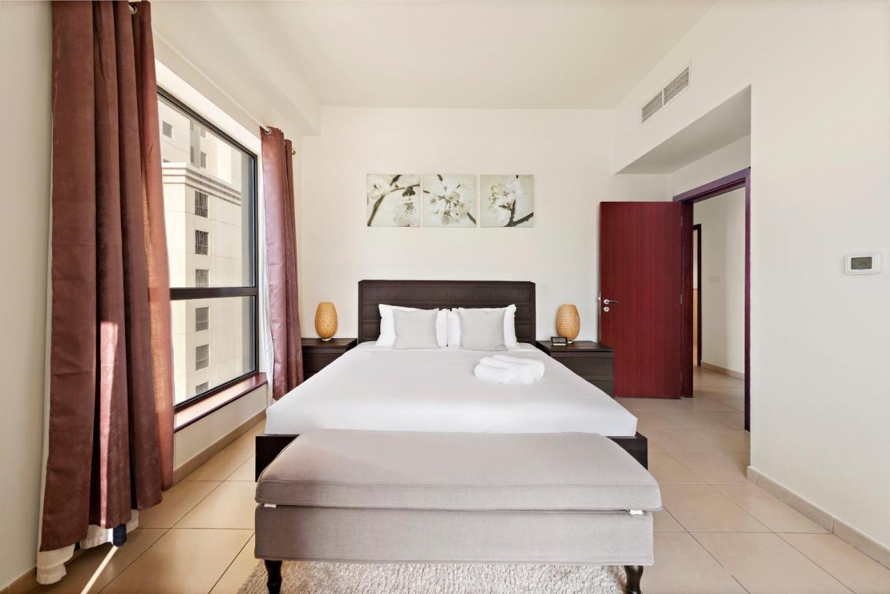 Fab 2br With A Sea View & Eye, Pool & Gym Apartment Dubai