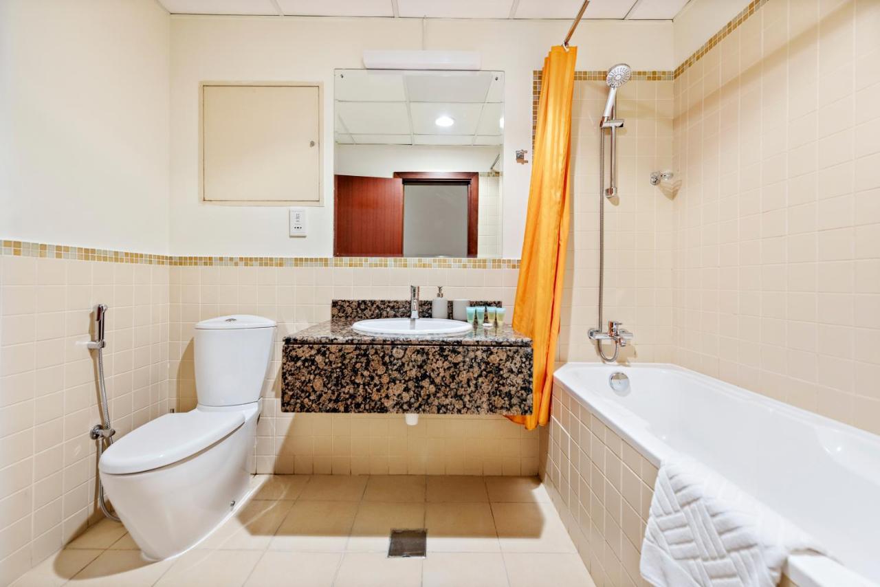Fab 2br With A Sea View & Eye, Pool & Gym Apartment Dubai
