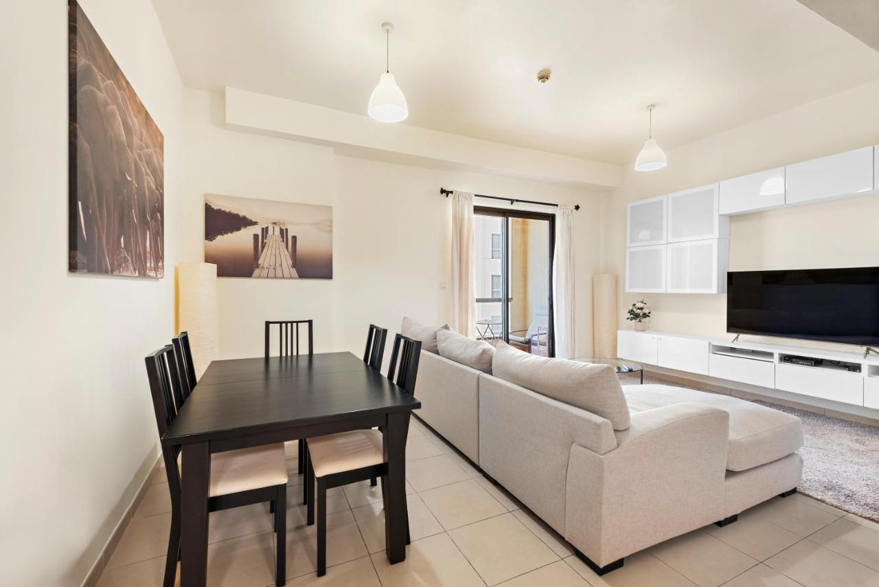 Fab 2br With A Sea View & Eye, Pool & Gym * Dubai