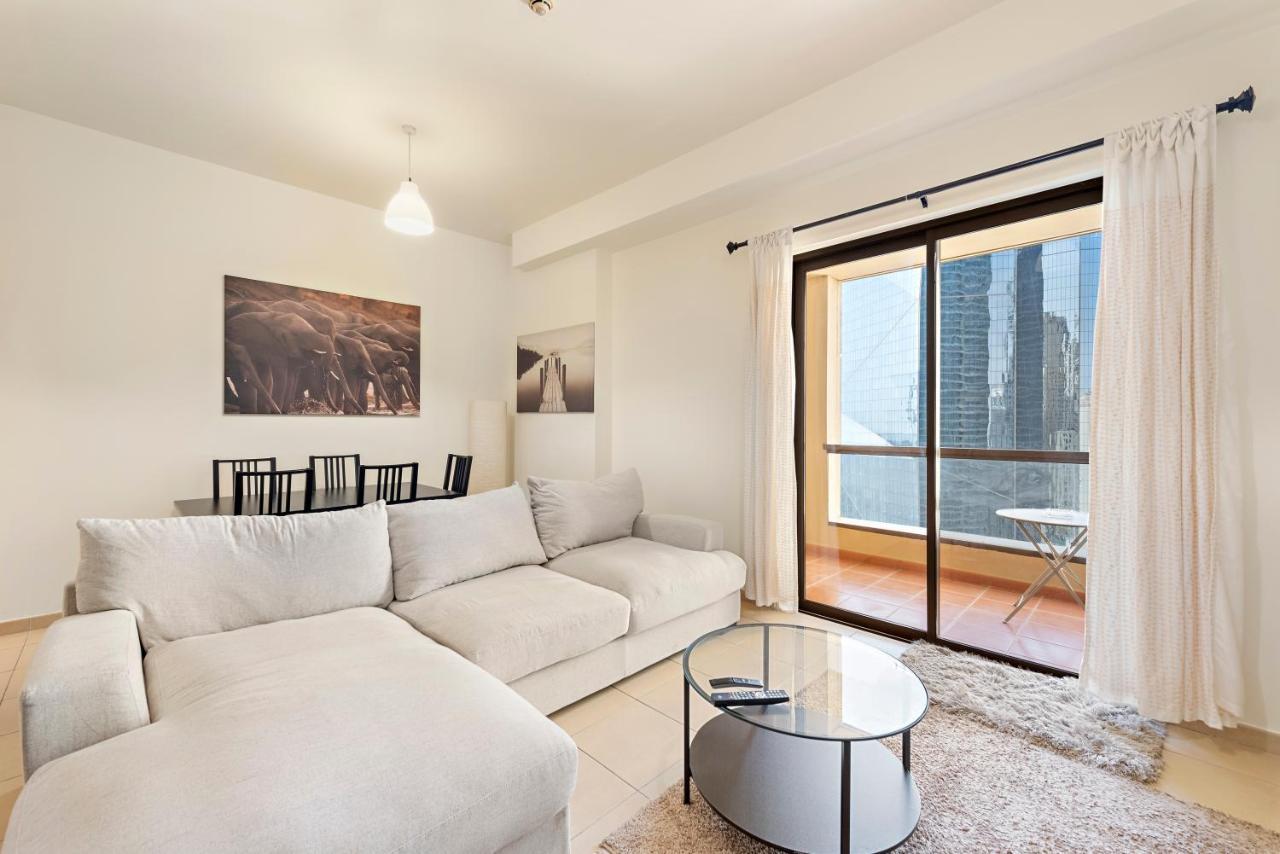 Apartment Fab 2br With A Sea View & Eye, Pool & Gym