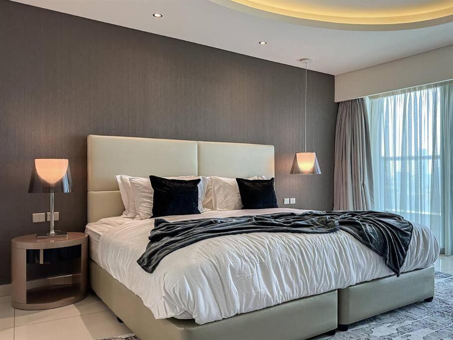 Trophy - Paramount Burj Khalifa View Apartment Dubai