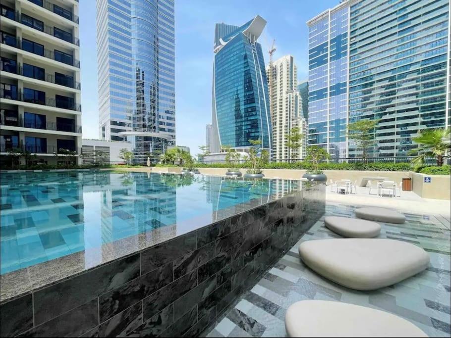 New 1br Close To Burj Khalifa * Dubai
