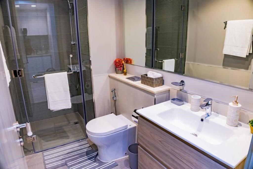 New 1br Close To Burj Khalifa * Dubai