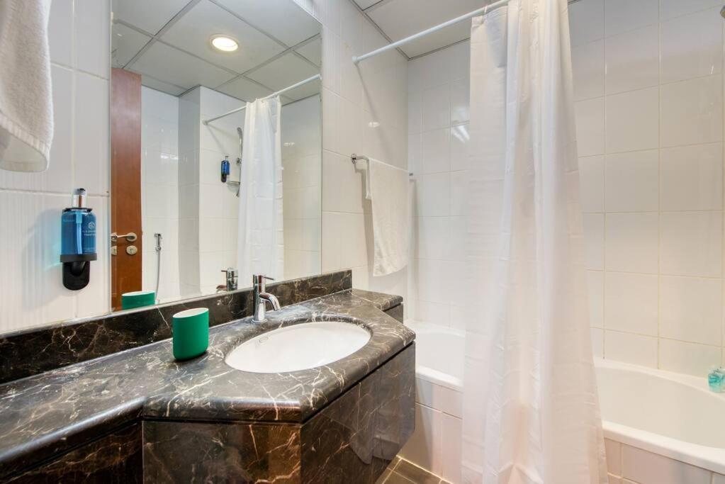 Apartment Rh- Retreat, Walk Away To Burj Khalifa And Mall *
