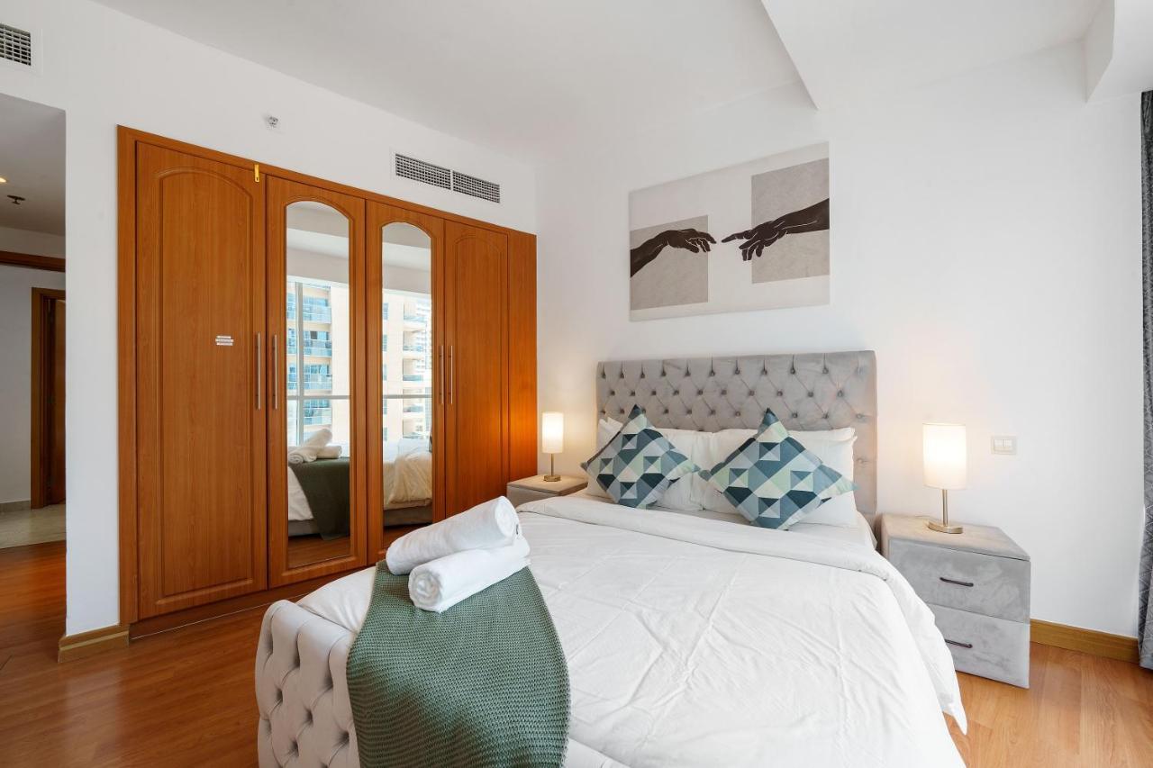 Delightful 2br In Damac Waves - 10 Min Walk2beach