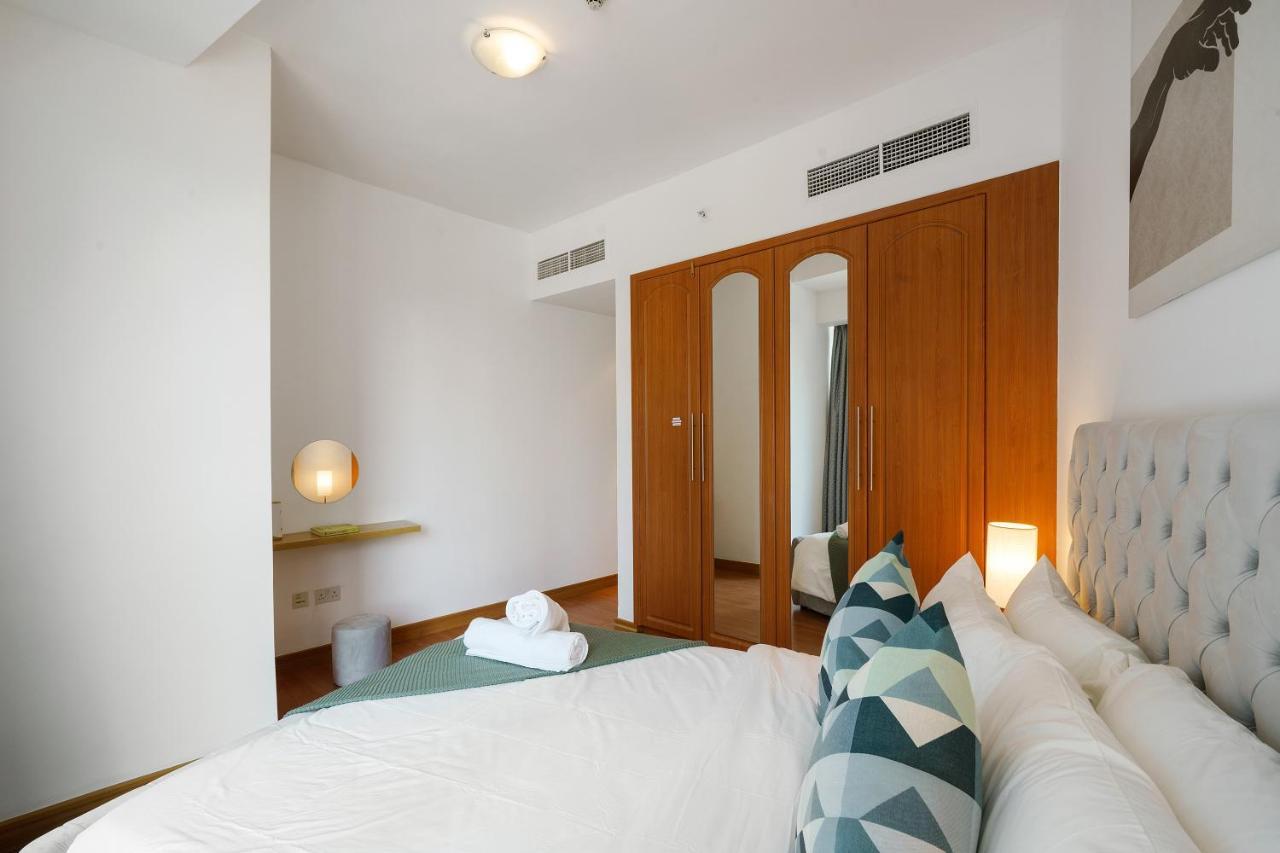 Apartment Delightful 2br In Damac Waves - 10 Min Walk2beach