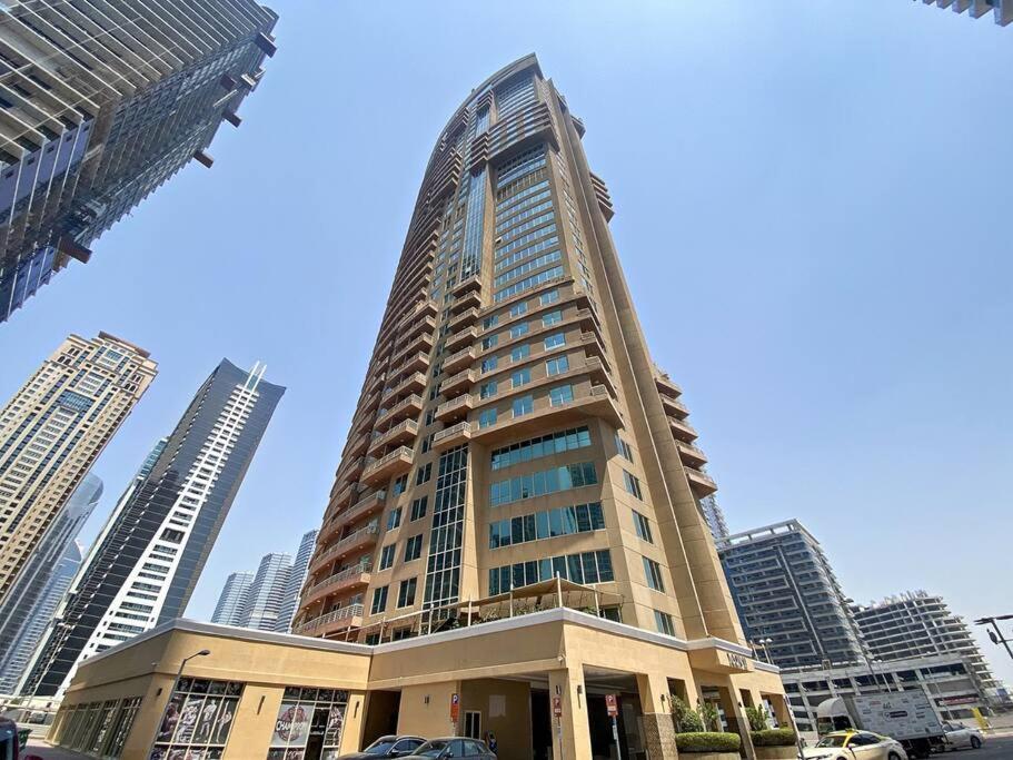 Stonetree - Unique 1br In Jlt