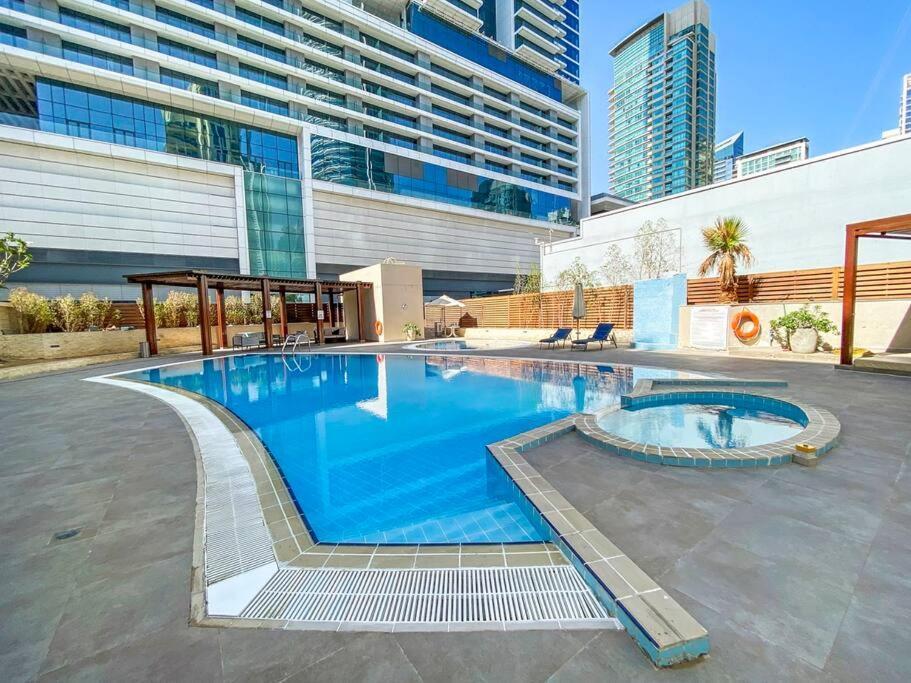 Stonetree - Furnished 1br Close To Metro Dubai