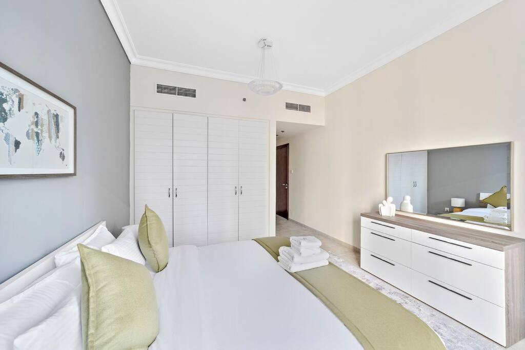 Stonetree - Sit Back, Relax And Your New View Awaits * Dubai